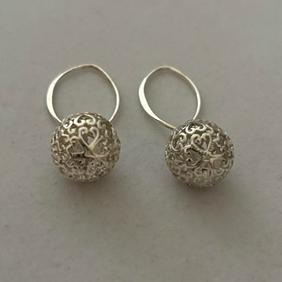 925 Sterling Silver Filigree Ball Sphere Dangly Elongated Hoop Earrings - Picture 3 of 6